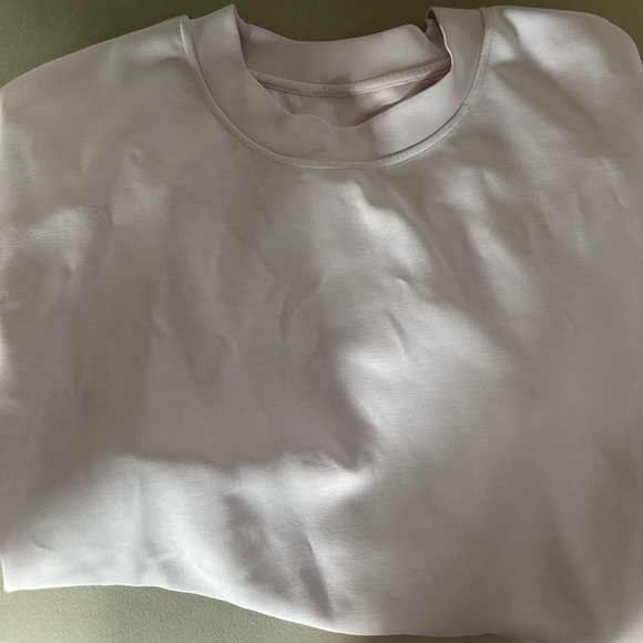 Lululemon Softstreme Perfectly Oversized
Cropped Crew - Picture 2 of 7